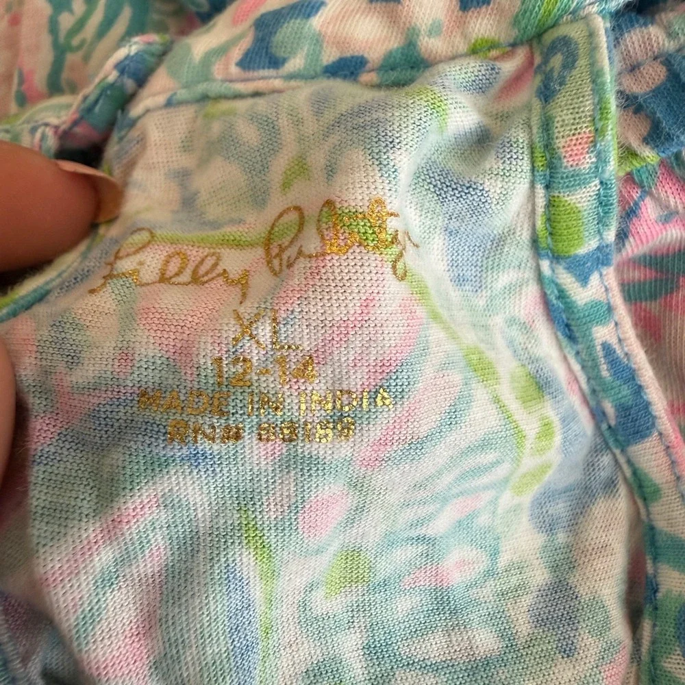 Lilly Pulitzer button print one